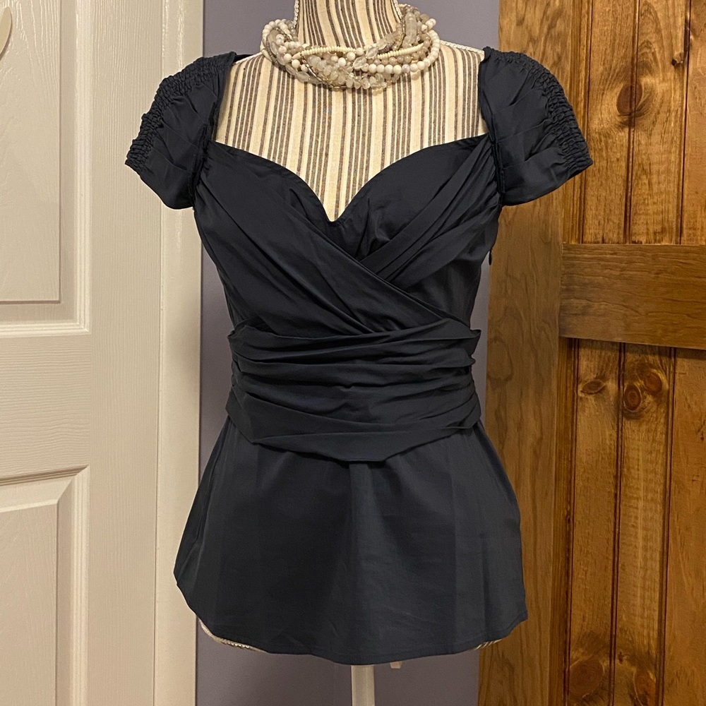 🛼 BCBGMAXAZRIA 🛼 Navy Blouse